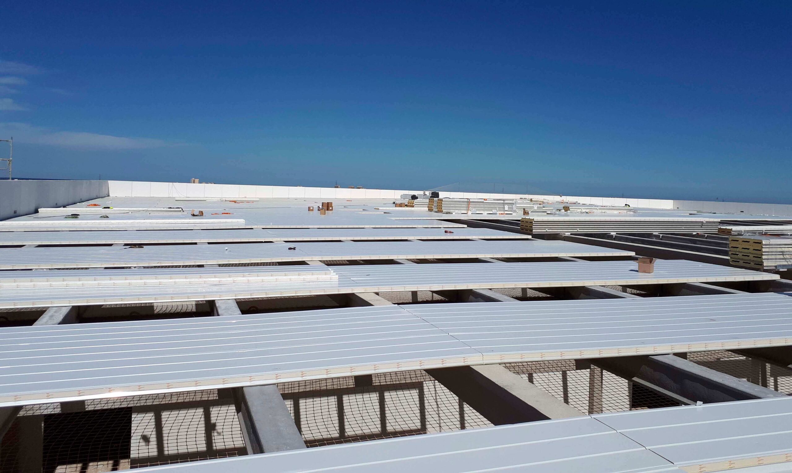 Características mecánicas de los paneles sándwich aislantes